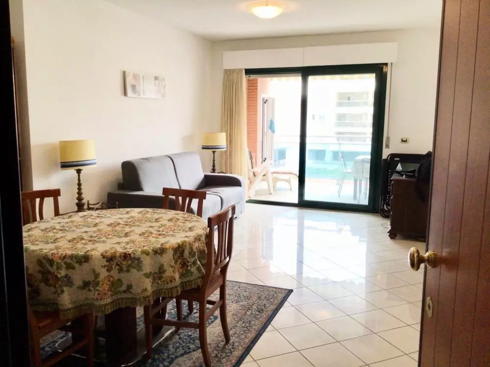 Résidence Appartement in Alba Adriatica mit Terrasse