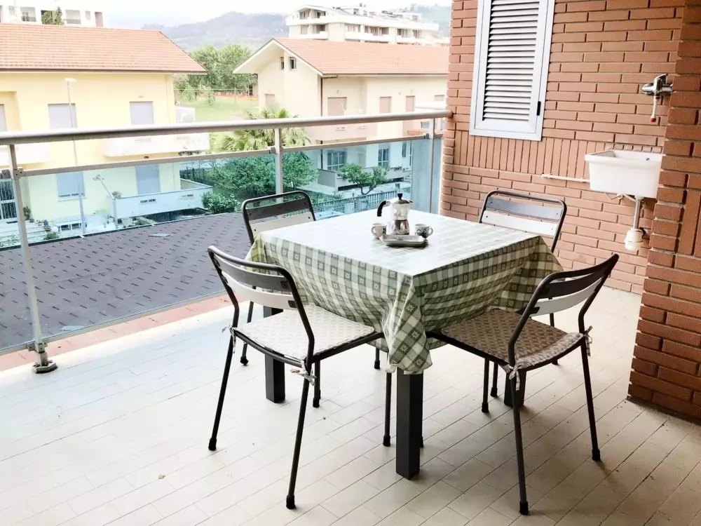 Résidence Appartement in Alba Adriatica mit Terrasse
