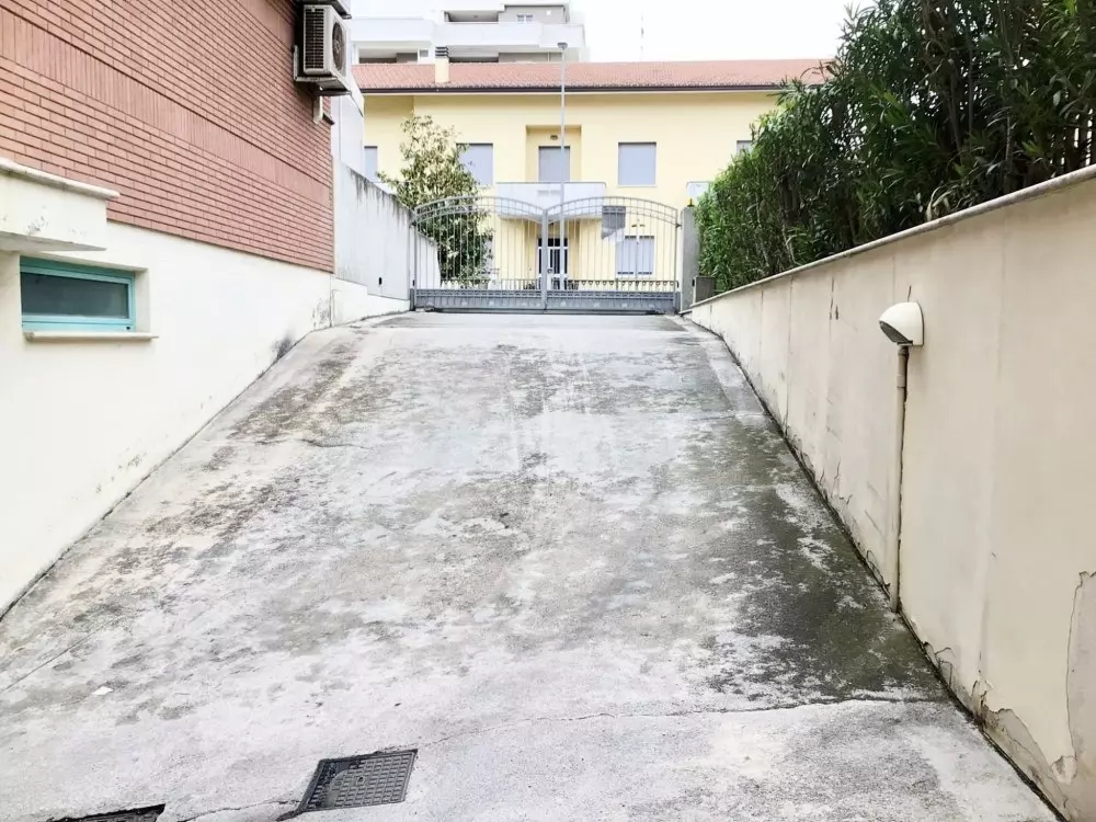 Résidence Appartement in Alba Adriatica mit Terrasse