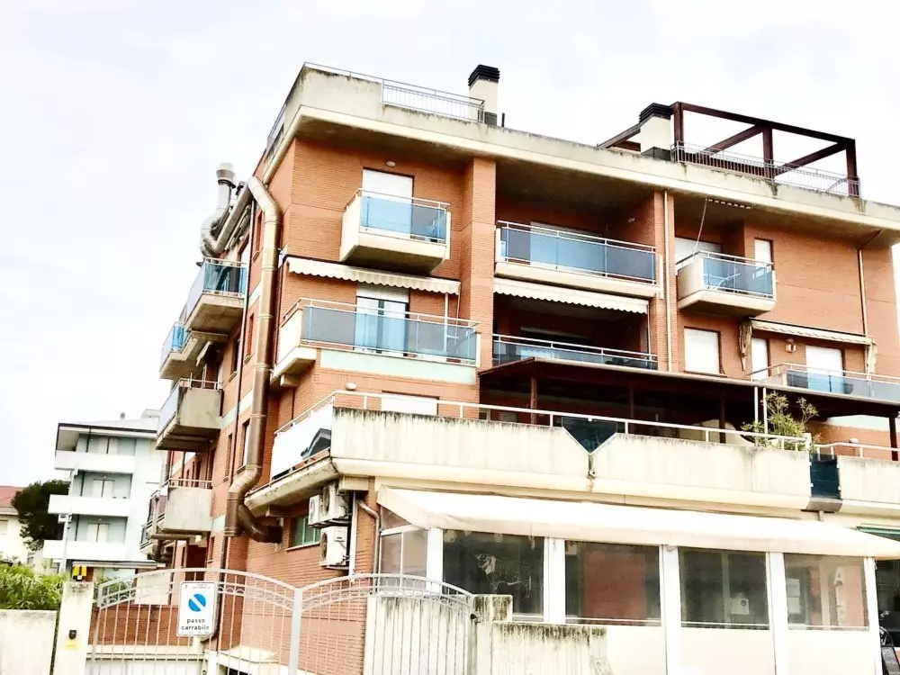 Résidence Appartement in Alba Adriatica mit Terrasse