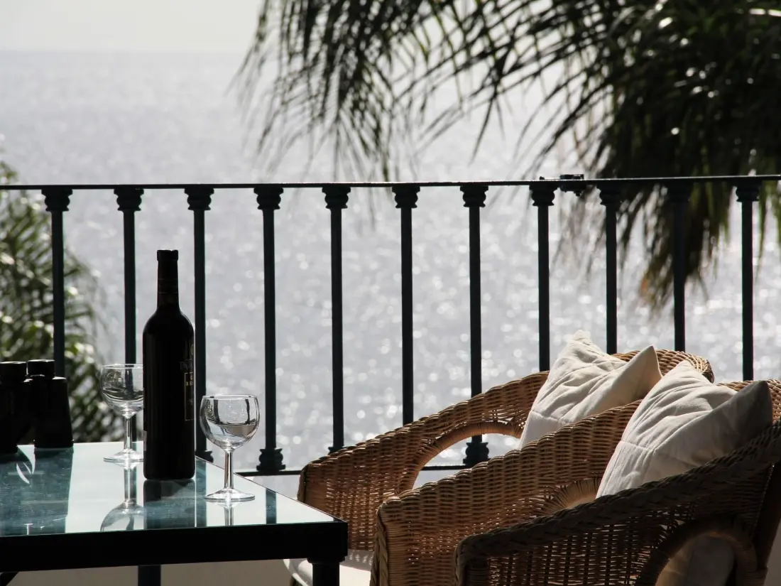 Résidence mit Terrasse, Pool und Garten