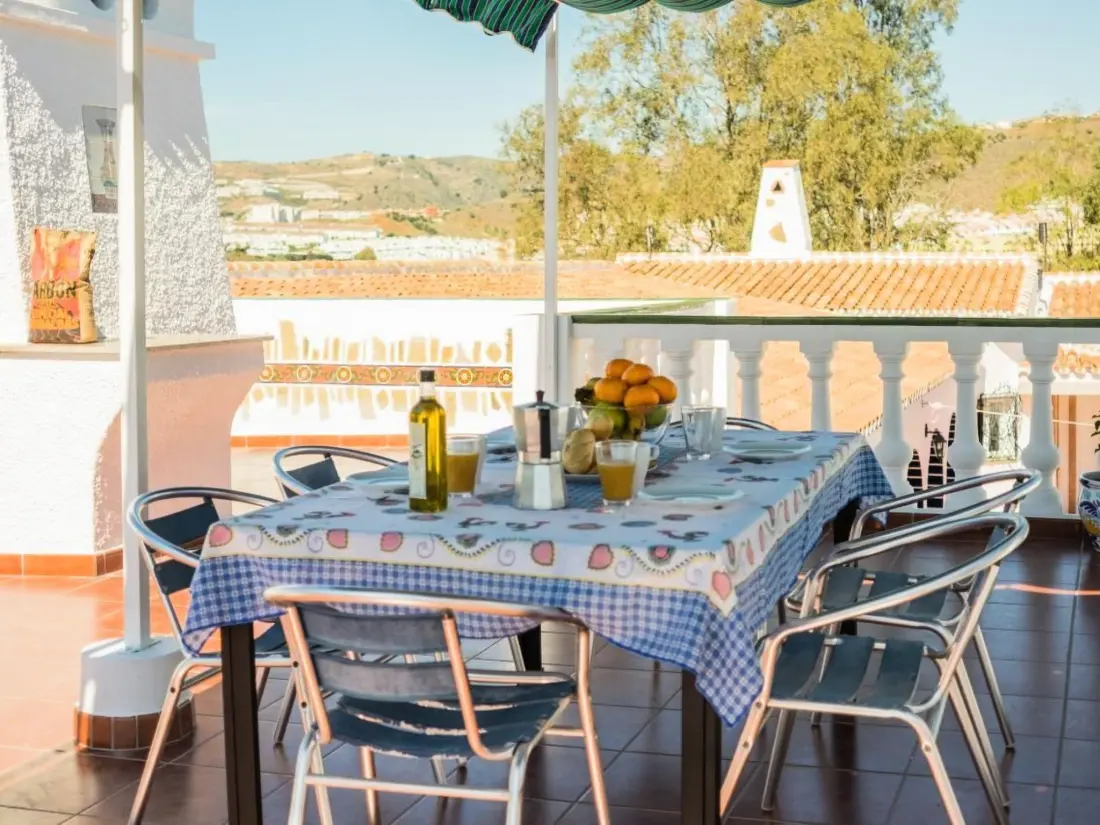 Résidence "Córdoba" mit Gemeinschaftspool und fantastischer Aussicht in einem andalusisch