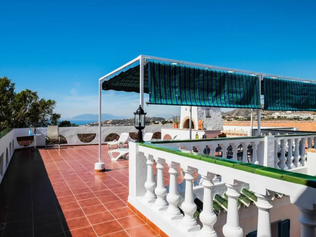 Résidence "Córdoba" mit Gemeinschaftspool und fantastischer Aussicht in einem andalusisch