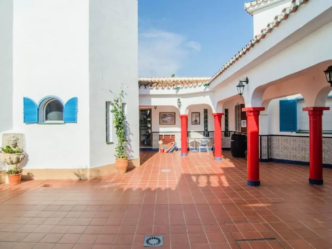 Résidence "Córdoba" mit Gemeinschaftspool und fantastischer Aussicht in einem andalusisch