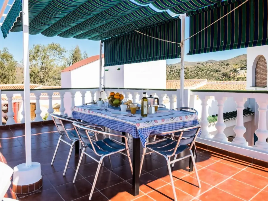 Résidence "Córdoba" mit Gemeinschaftspool und fantastischer Aussicht in einem andalusisch