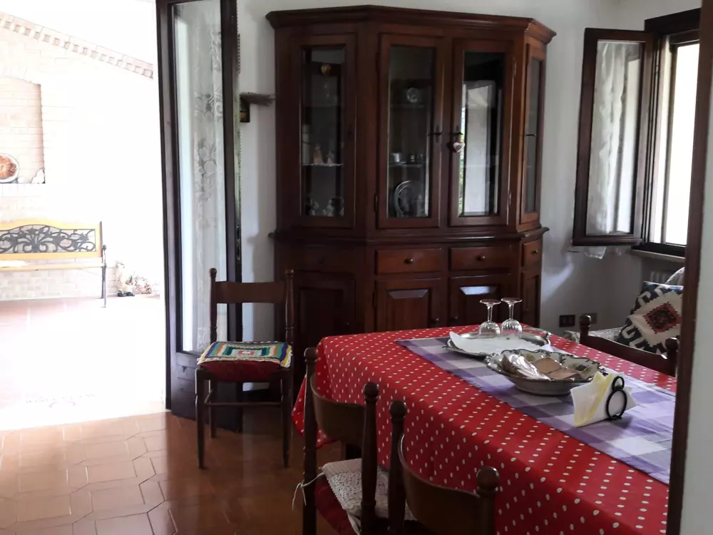 Résidence auf einem ummauerten Grundstück