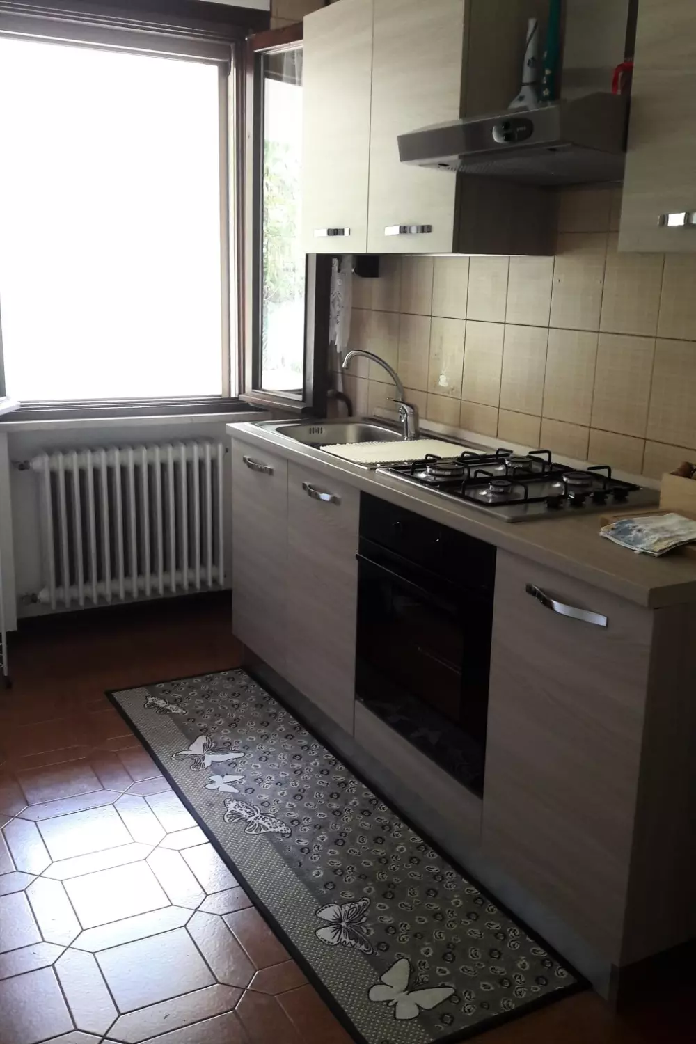 Résidence auf einem ummauerten Grundstück