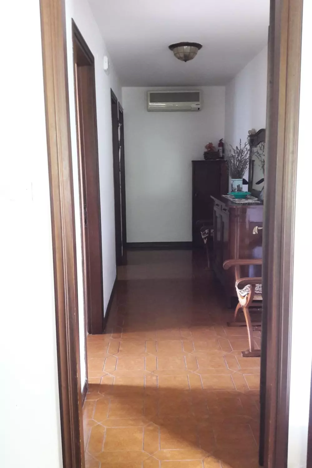 Résidence auf einem ummauerten Grundstück