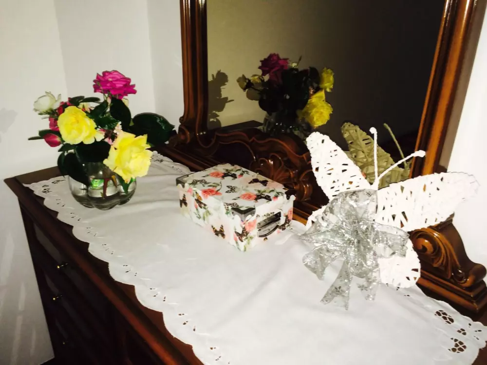 Résidence auf einem ummauerten Grundstück