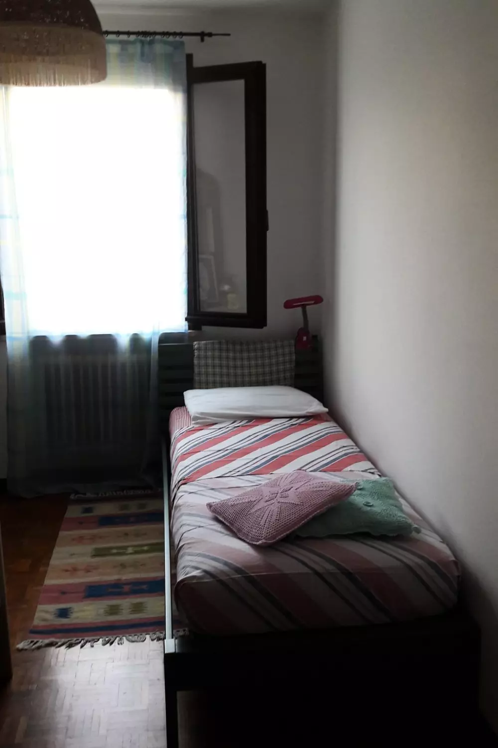 Résidence auf einem ummauerten Grundstück