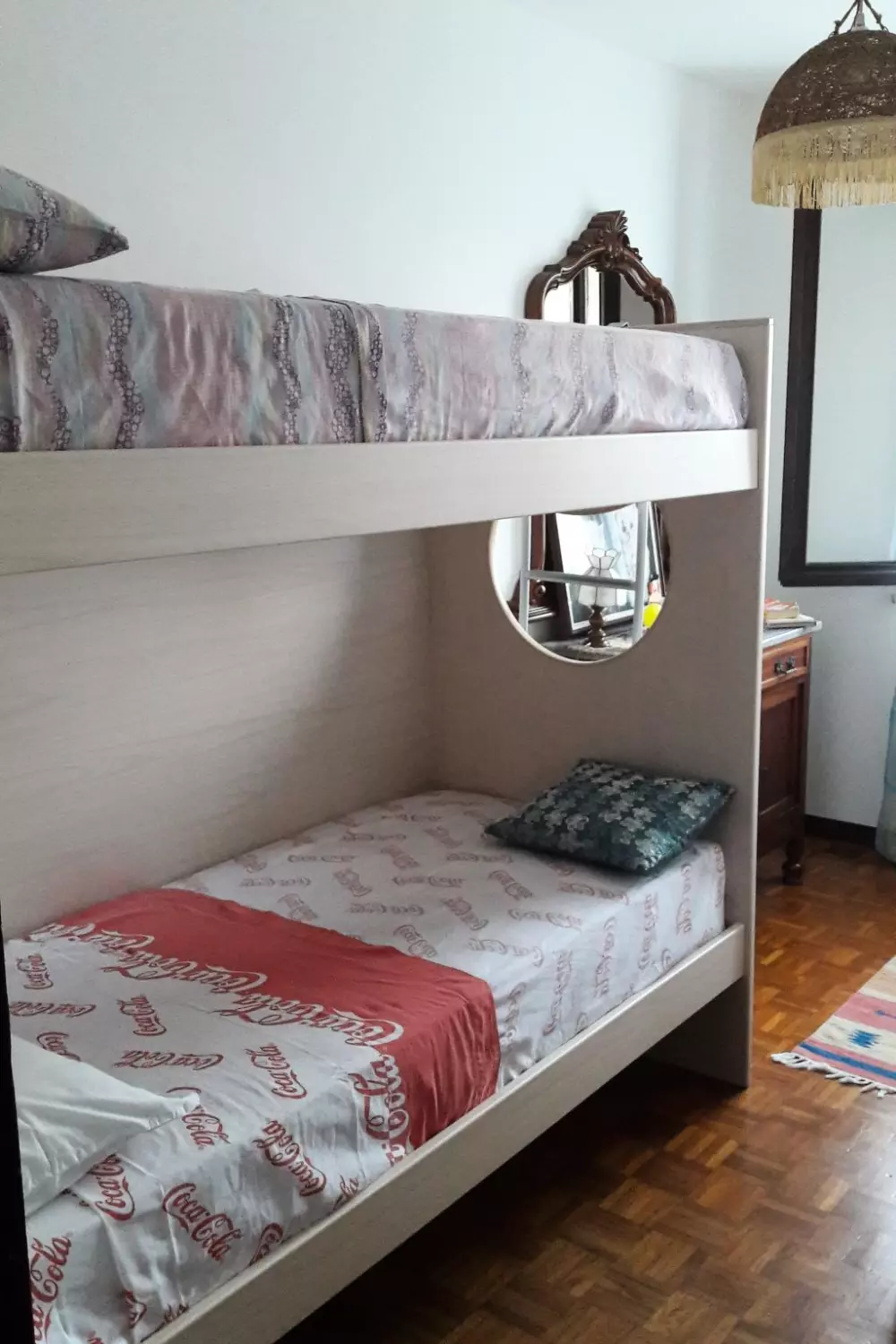 Résidence auf einem ummauerten Grundstück