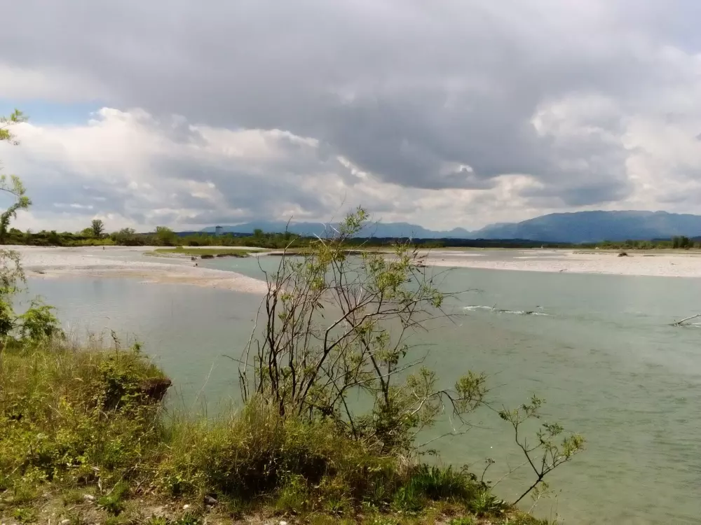 Résidence auf einem ummauerten Grundstück