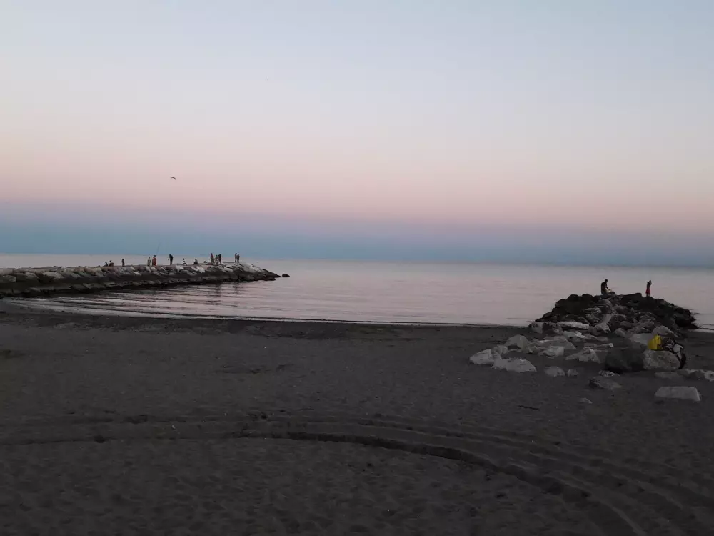 Résidence auf einem ummauerten Grundstück