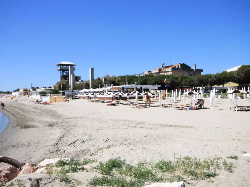 Résidence in Lido Delle Nazioni mit Kleinem Balkon