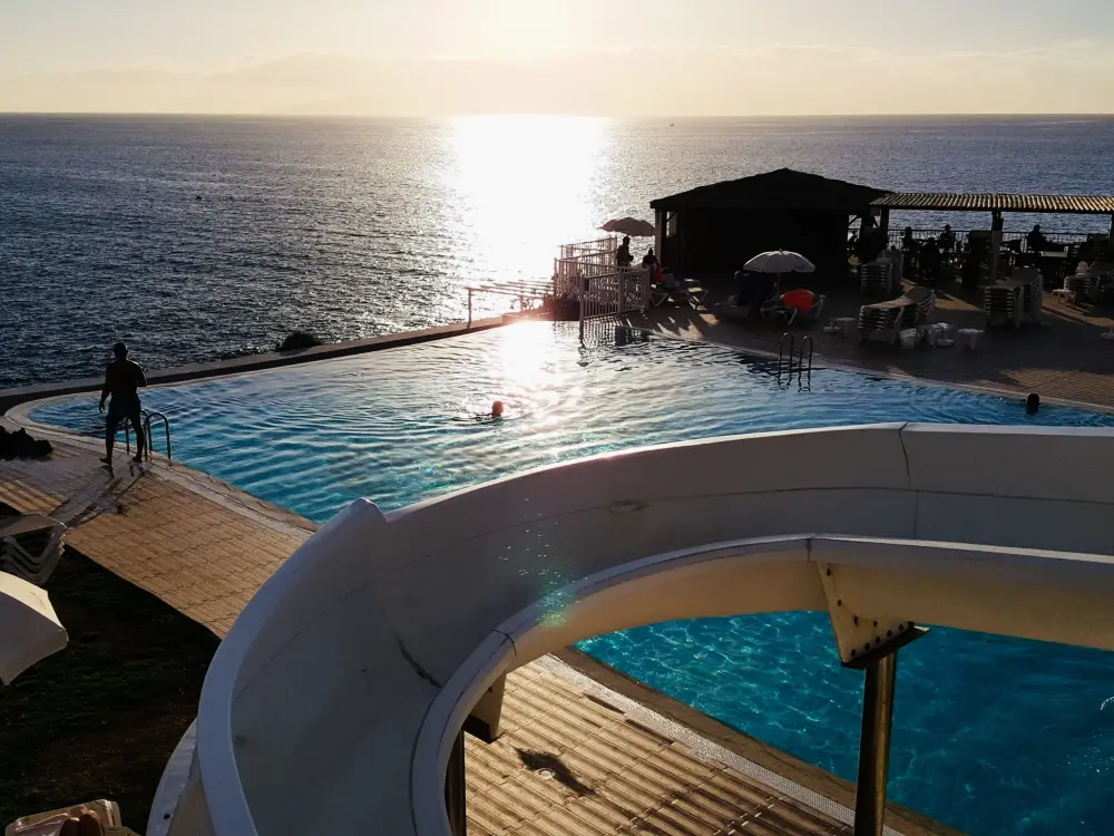 Résidence Wohnung mit Aussicht auf Meer und Klippen
