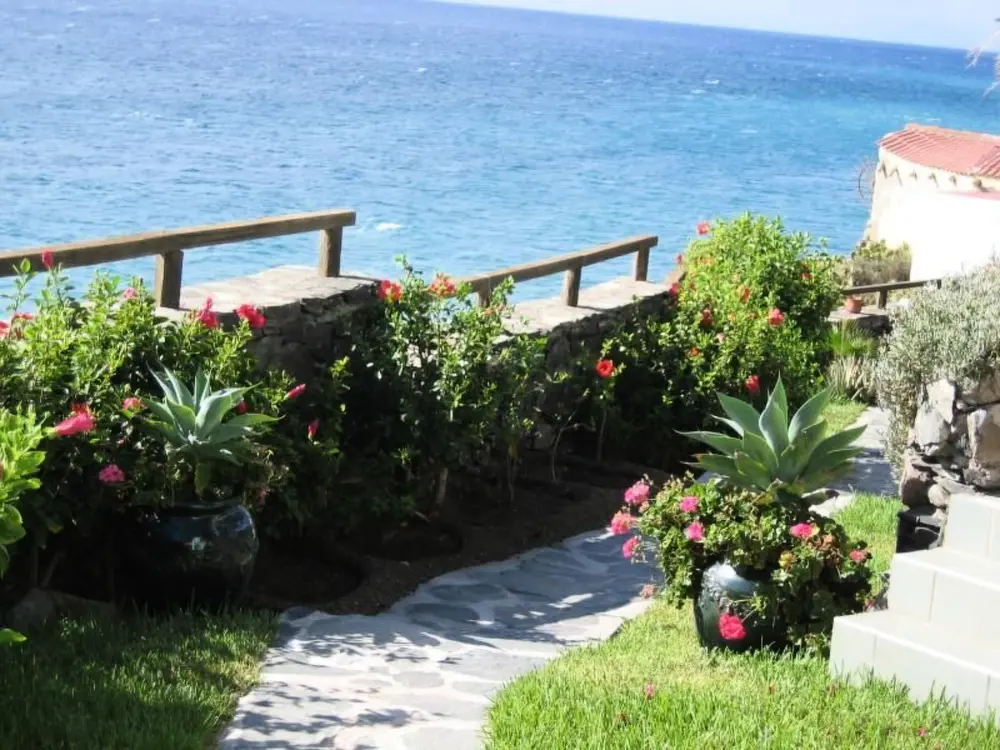 Résidence Bungalow auf einem Felsen direkt am Meer