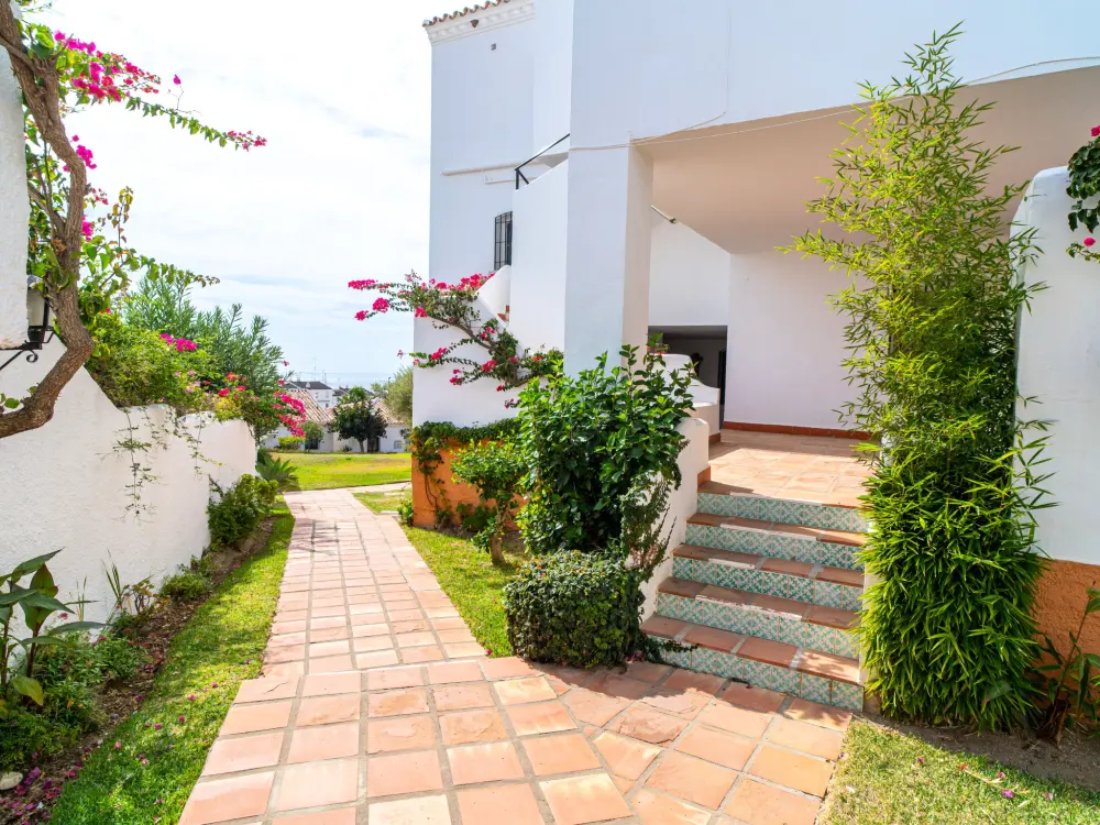 Résidence San Juan de Capistrano 74 by Casasol