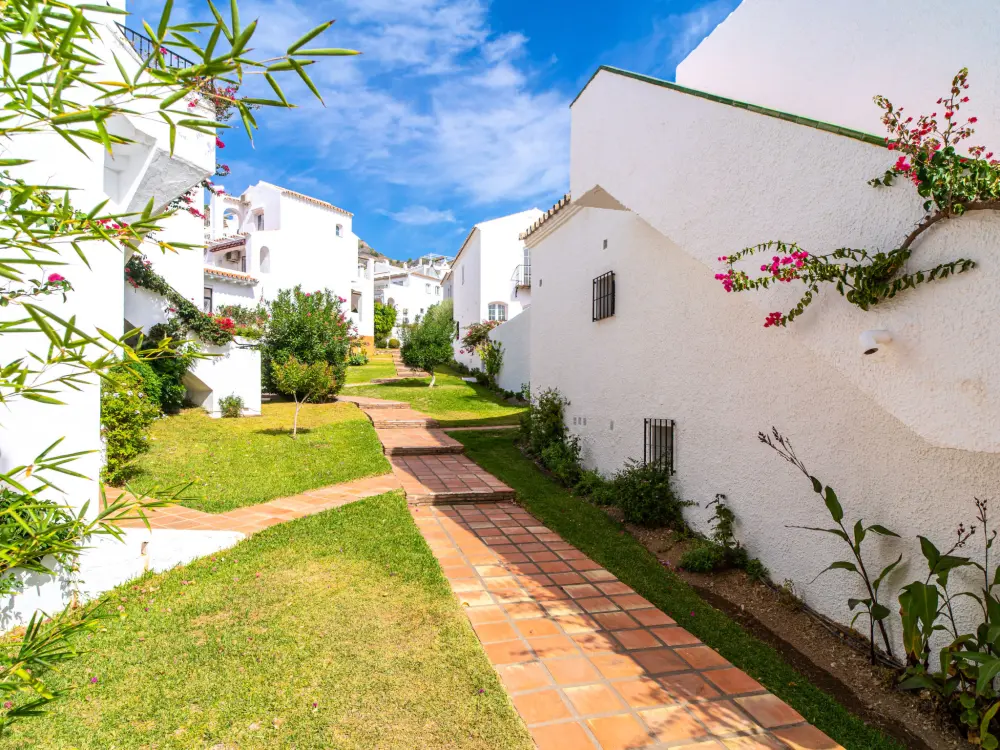 Résidence San Juan de Capistrano 74 by Casasol
