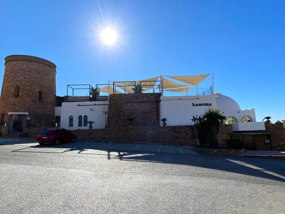 Résidence San Juan de Capistrano 74 by Casasol