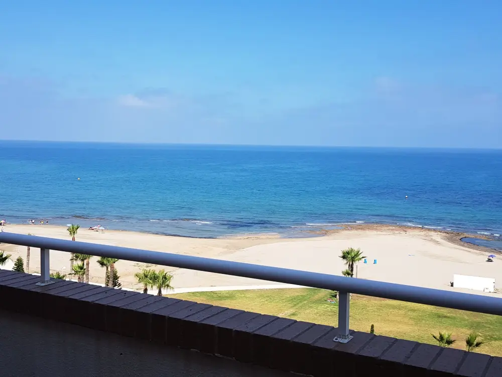 Résidence Drei-Schlafzimmer-Wohnung mit Blick auf das Meer