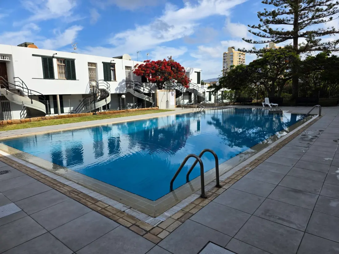 Résidence Apartment Jacaranda mit Pool