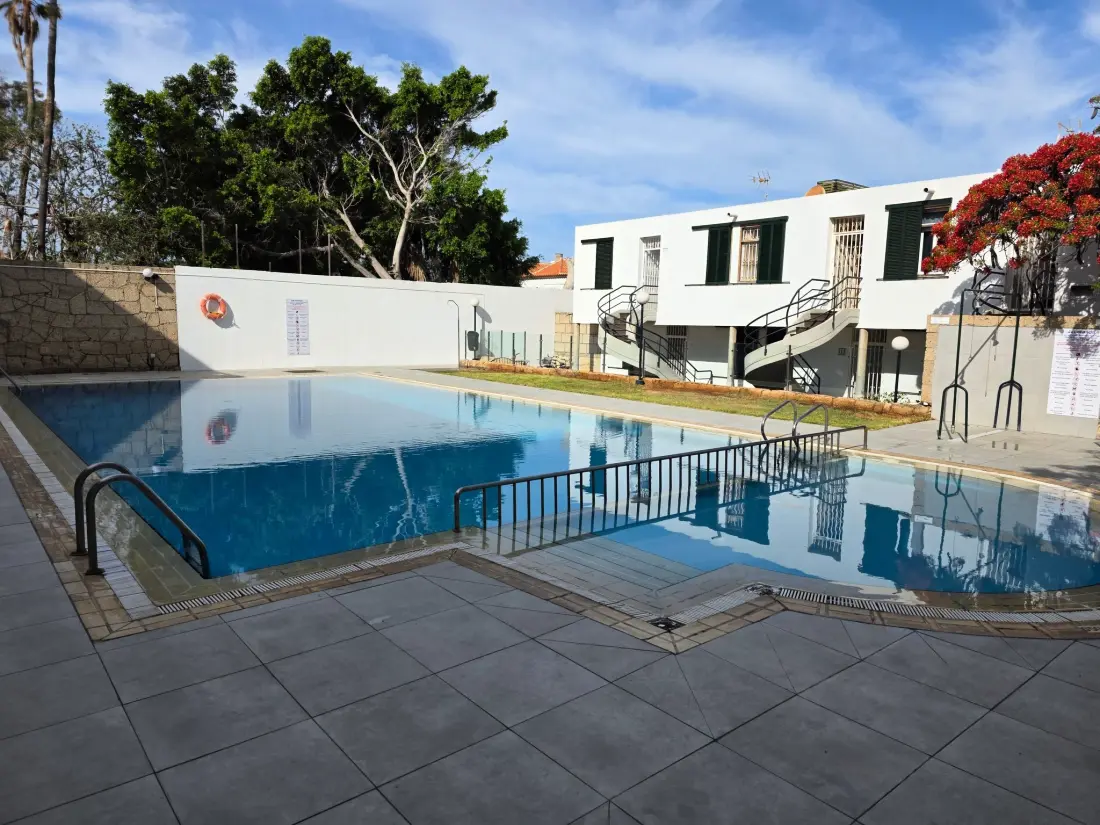 Résidence Apartment Jacaranda mit Pool