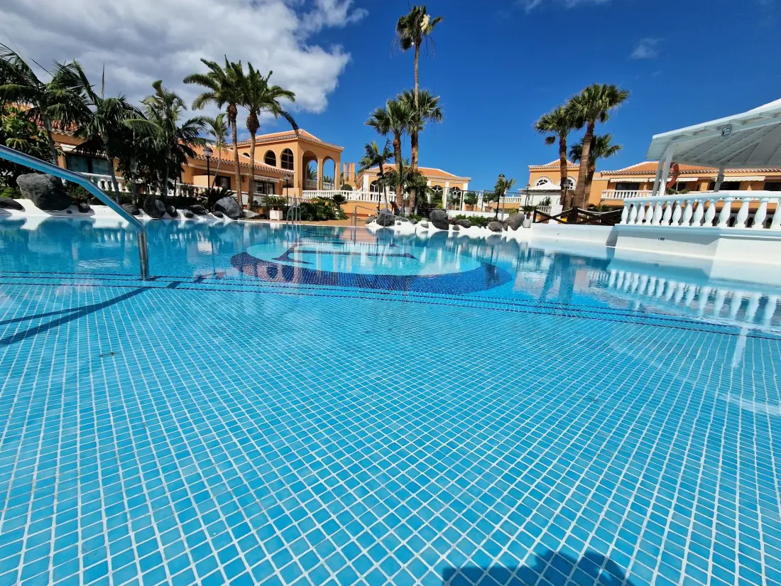 Résidence Moderne Wohnung mit Meerblick und Pool