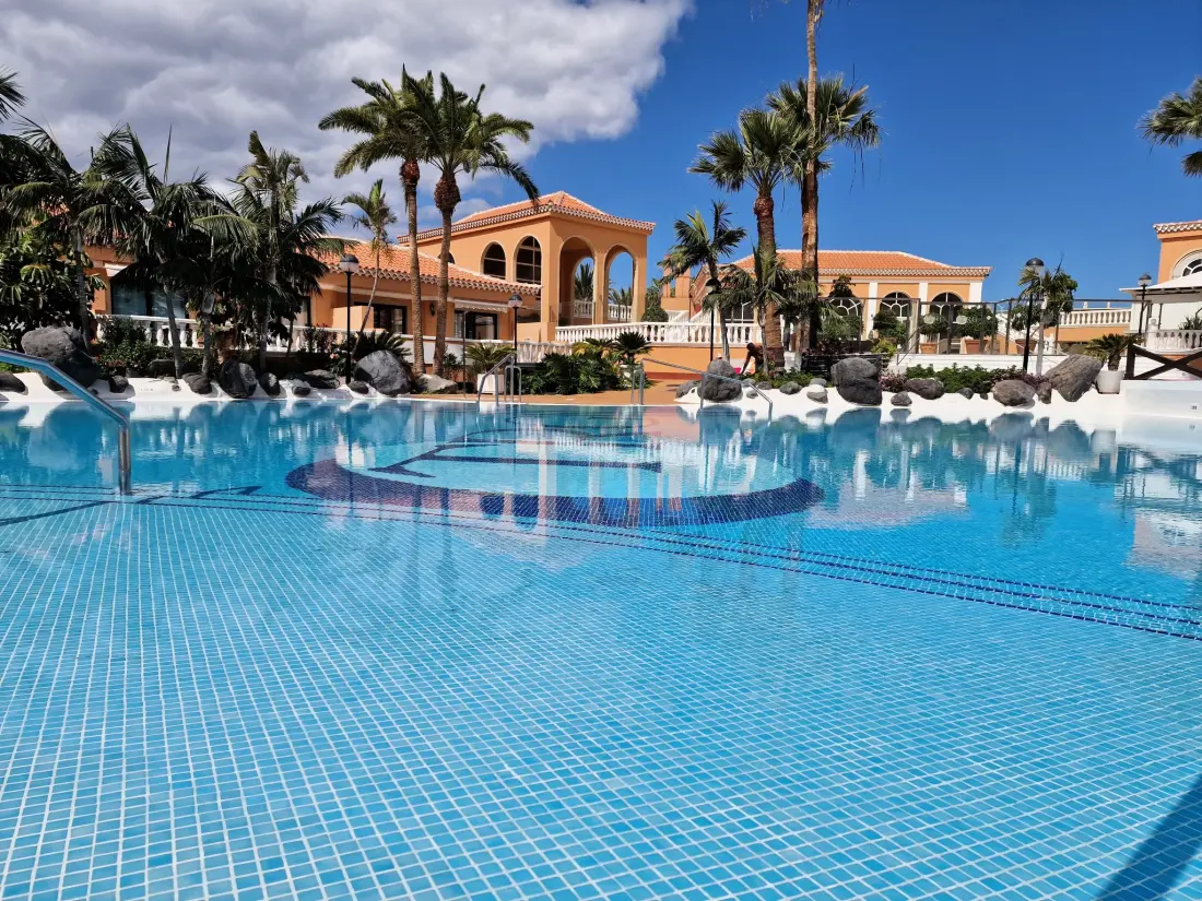 Résidence Moderne Wohnung mit Meerblick und Pool
