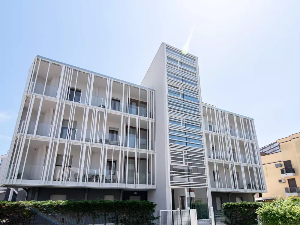 Résidence Wohnung mit Balkon