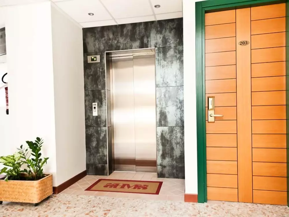 Résidence Wohnung mit Balkon