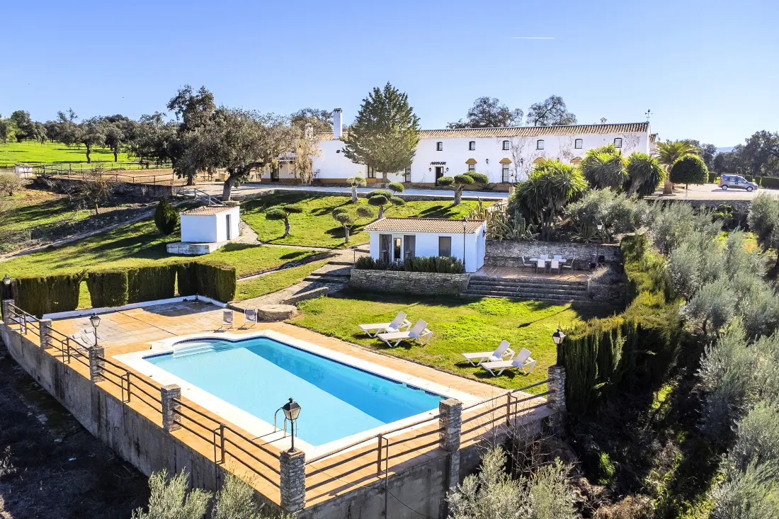 Maison à Setenil de las bodegas