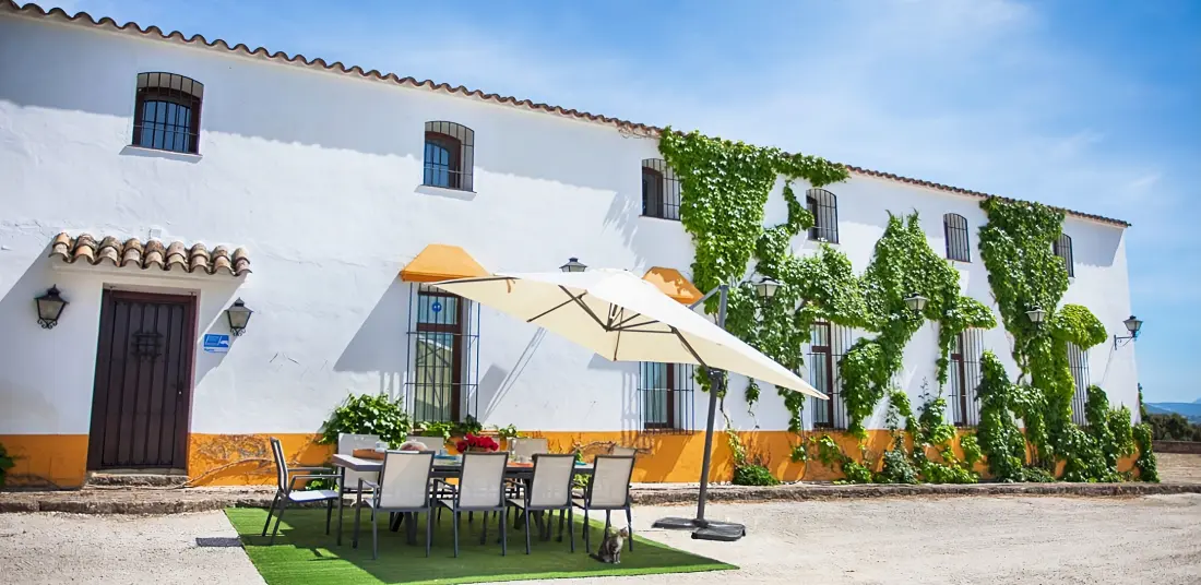 Maison à Setenil de las bodegas