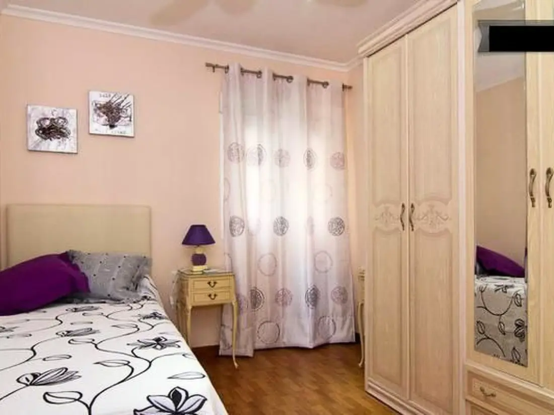 Résidence Wohnung mit Balkon