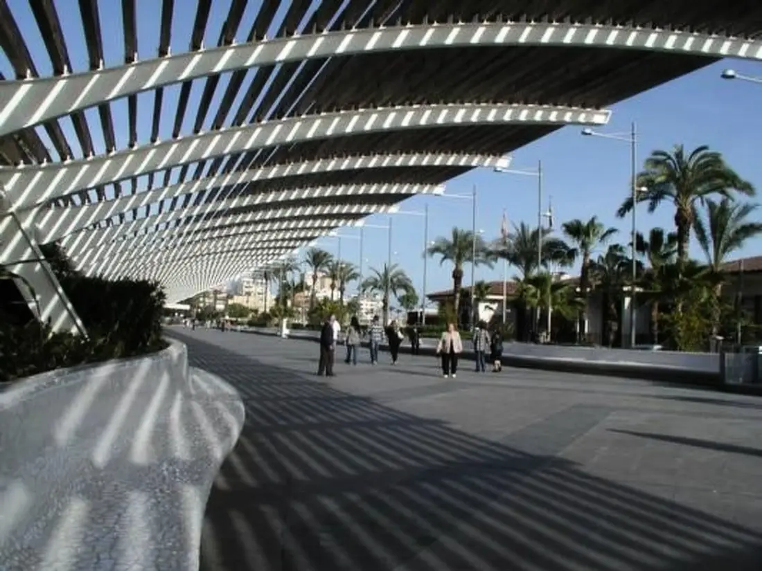 Résidence Wohnung mit Balkon