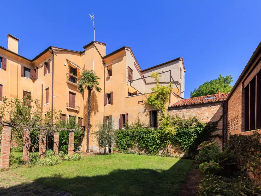 Résidence Casa dell'Aviatore große Gartenterrasse