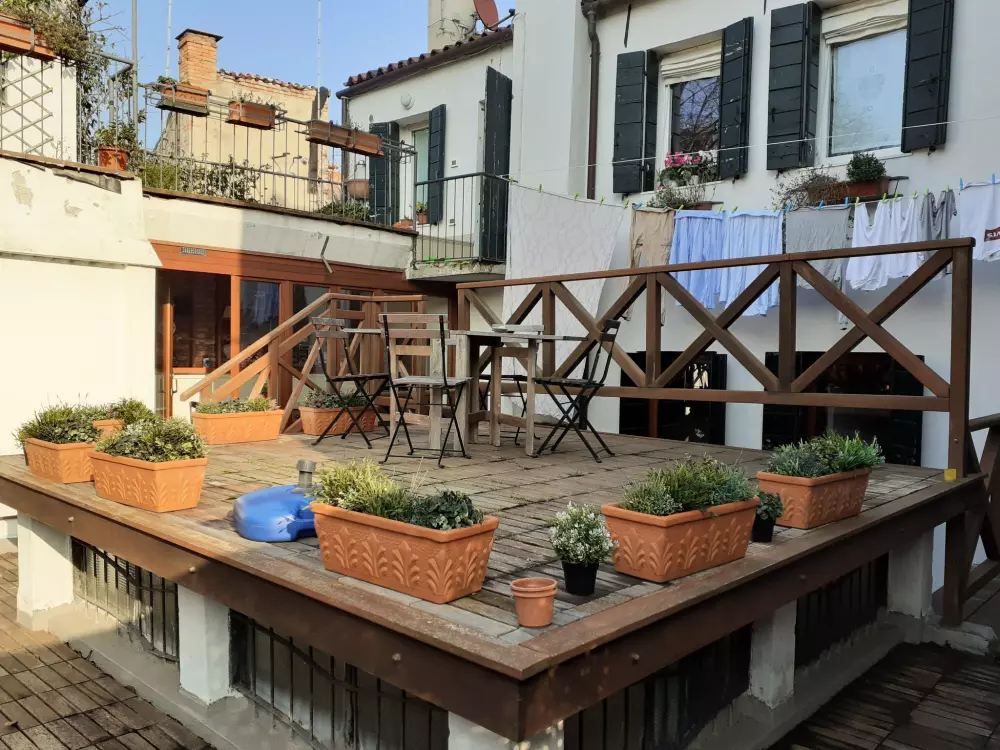 Résidence mit privater Terrasse