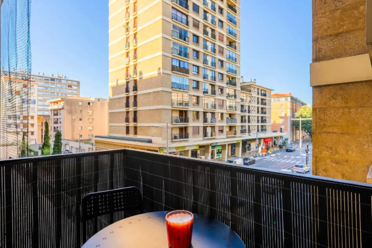 Appartement Avec Balcon Près De La Rotonde - - Aix-en-provence - 1