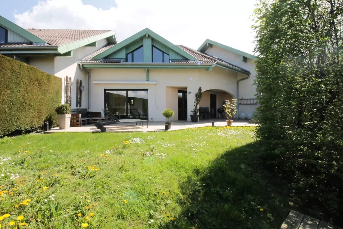 Jolie Maison Mitoyenne Avec Rez-de-jardin À Aix-les-bains - - Aix Les Bains - 1