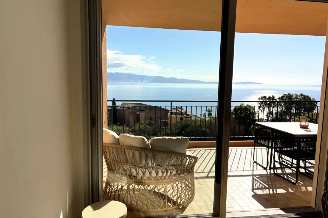 Studio Lumineux Avec Vue Mer à Ajaccio