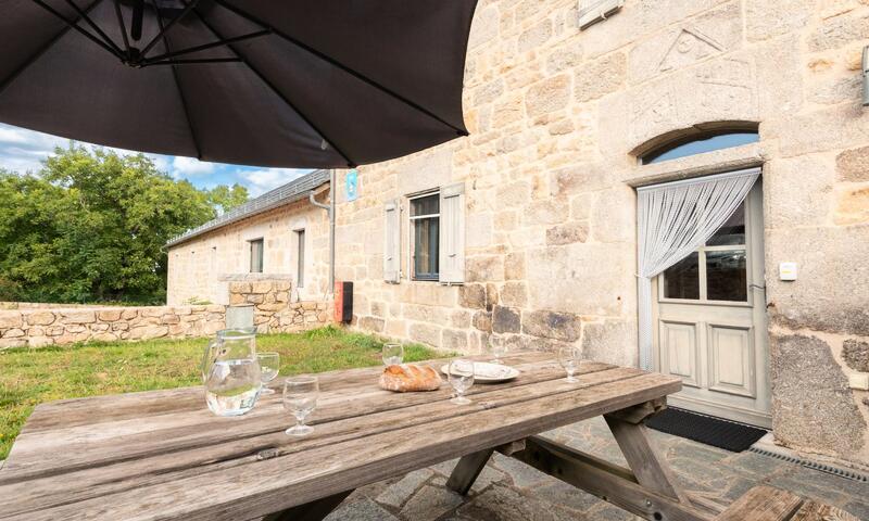 Gîte de France Gîte 4/6 personnes à la ferme lionnet 3 épis - - Albaret-le-Comtal - 23