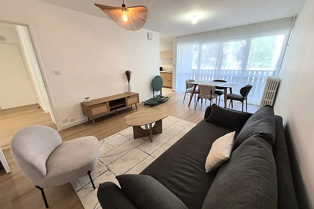 Appartement 2 Chambres Avec Balcon à Annecy