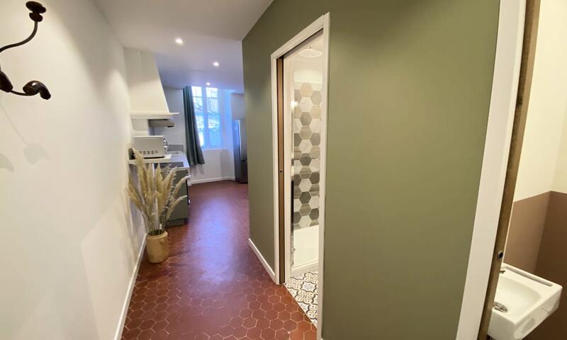 06cf : Bel Appartement Rénové Vieil Antibes - - Antibes - 13