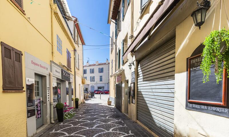 Résidence Logement Atypique Dans La Rue Fourmillière - - Antibes - 16