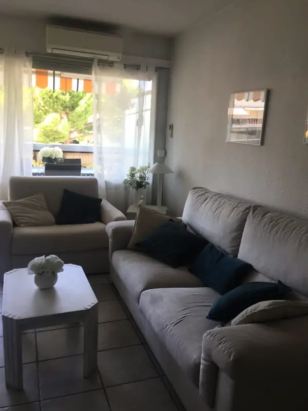Joli 36 M² Avec Balcon Et Piscine Proche Plages
