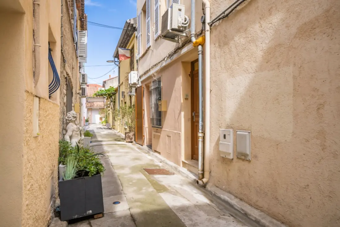 Résidence Joli T2 Climatisé En Plein Cœur Du Vieil Antibes, Tout à Pied