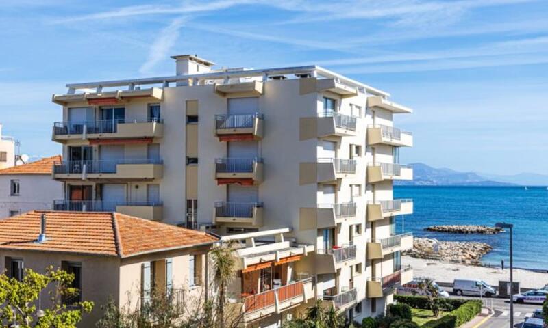 Résidence Tamanaco Beach : Appartement 1 Chambre Avec Balcon, Vue Mer Et Piscine - - Antibes - 10