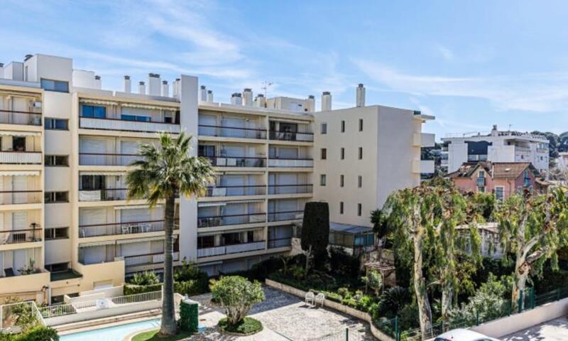 Résidence Tamanaco Beach : Appartement 1 Chambre Avec Balcon, Vue Mer Et Piscine - - Antibes - 9
