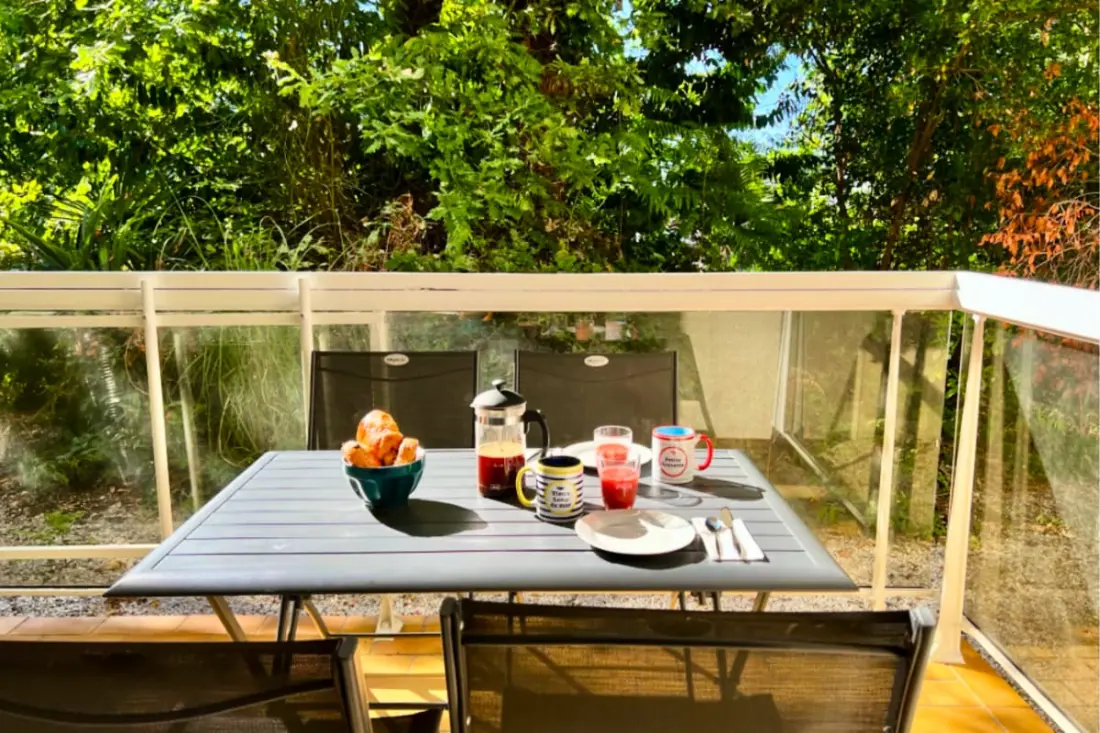 Appartement Avec Piscine Quartier De L Aiguillon