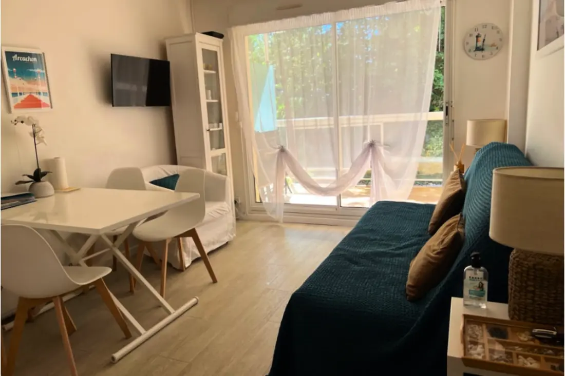 Appartement Avec Piscine Quartier De L Aiguillon