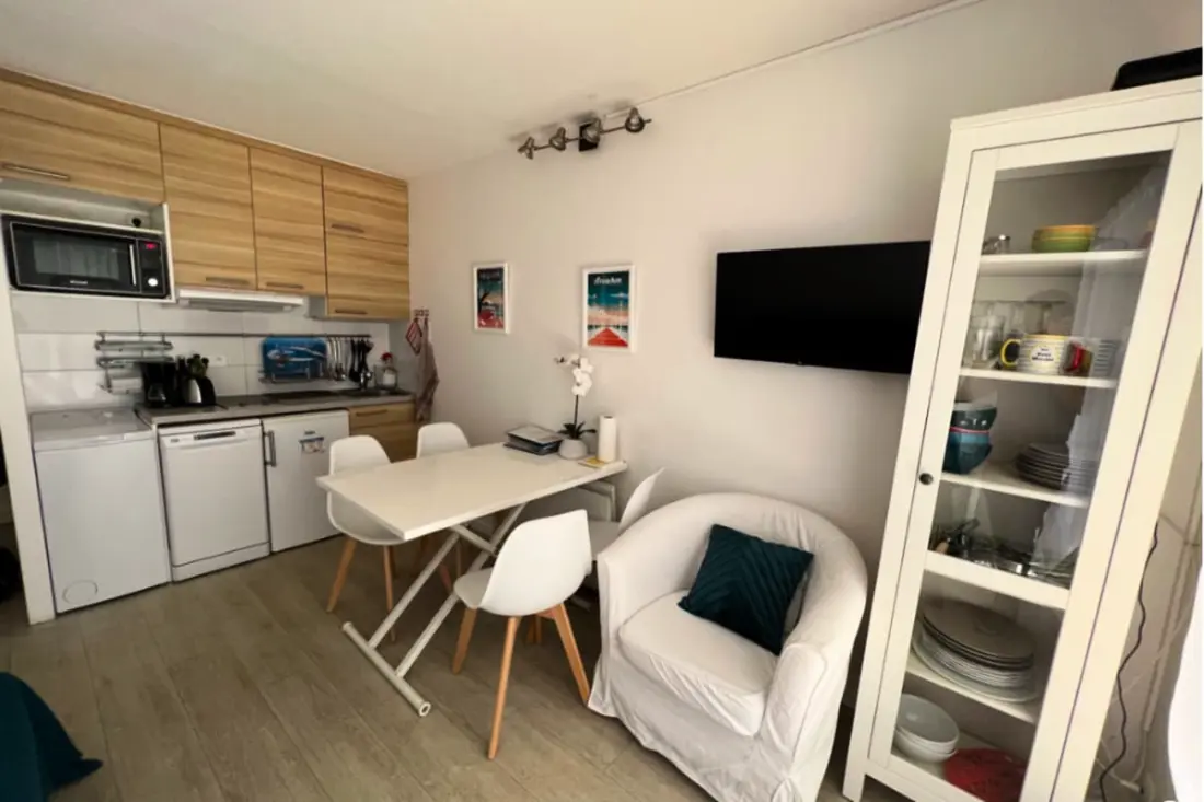 Appartement Avec Piscine Quartier De L Aiguillon